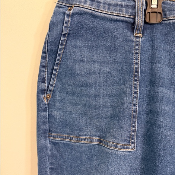 Calvin Klein Jeans Mid-Blue Flare Wide-Leg Jeans - Picture 3 of 6